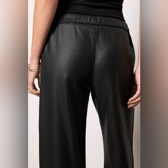 NWT Coated Twill Track Pant
Sanctuary - Picture 3 of 9